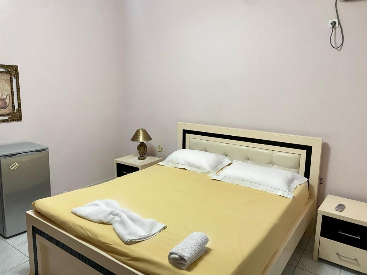 Vila 181 Sarandë エクステリア 写真